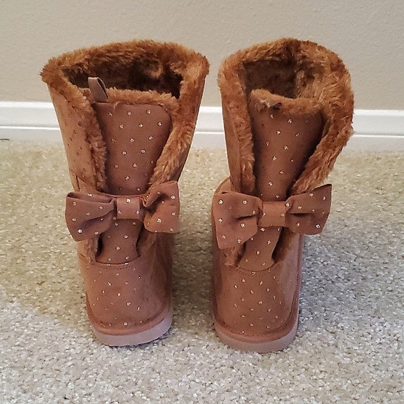 Crazy 8 Girls Golden Brown Faux Fur Lined Faux Suede Boots Glitter Dots Size 2 - Picture 4 of 13